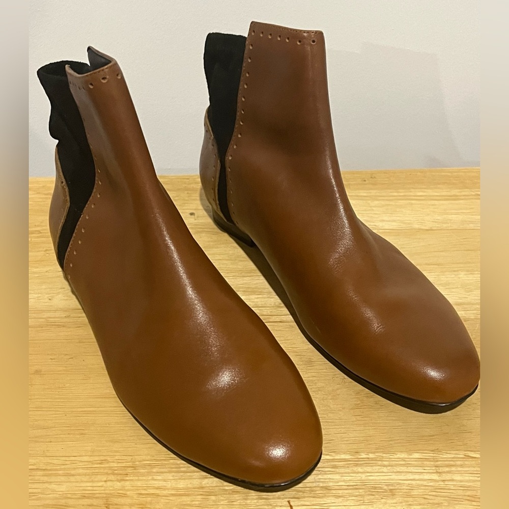 LOGO by Lori Goldstein Gabbi Ankle Boots Sz 7 1/2